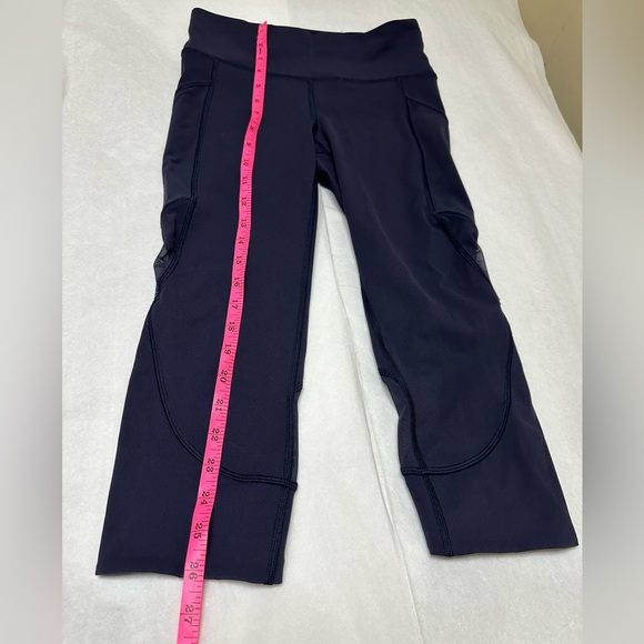Lululemon Navy Blue Cropped Leggings Mesh Insert🍒 - Picture 3 of 5